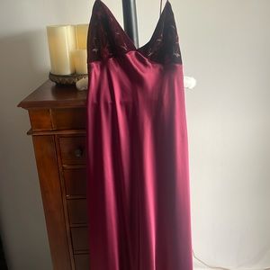 Neiman Marcus crushed velvet with embroidery, two-piece nightgown set